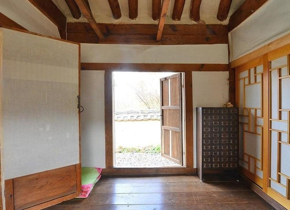 Suaedang Premium Traditional House