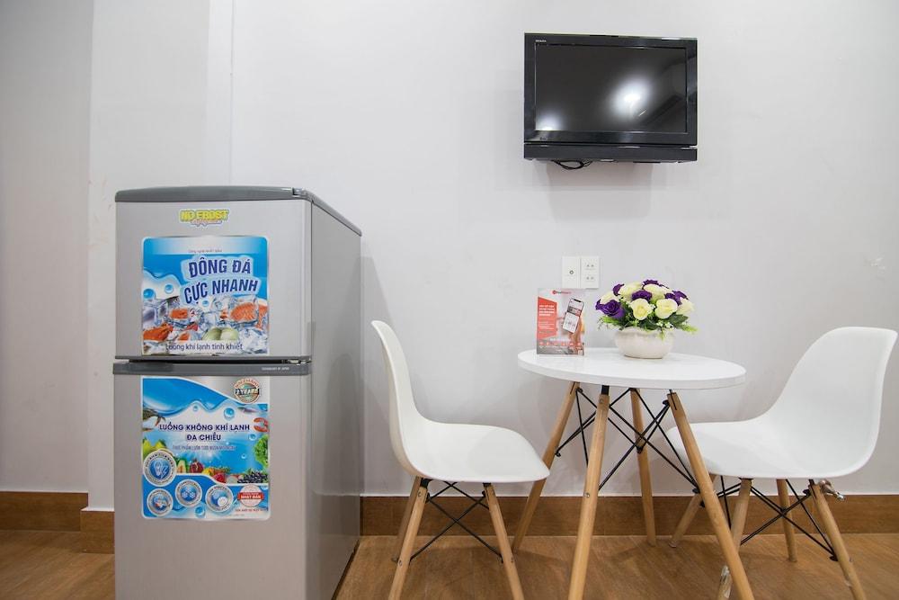 RedDoorz Plus @ Huynh Tan Phat