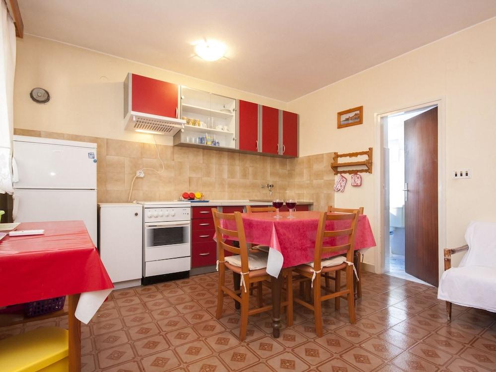 Apartments Nikica Primosten