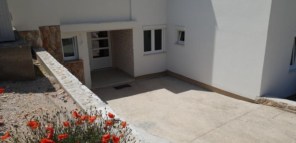 Apartments MIA Bilo 887