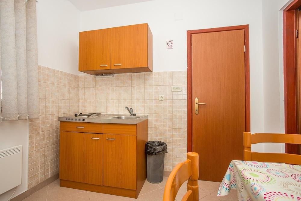 Apartments Biondić / One Bedroom A2+1 D