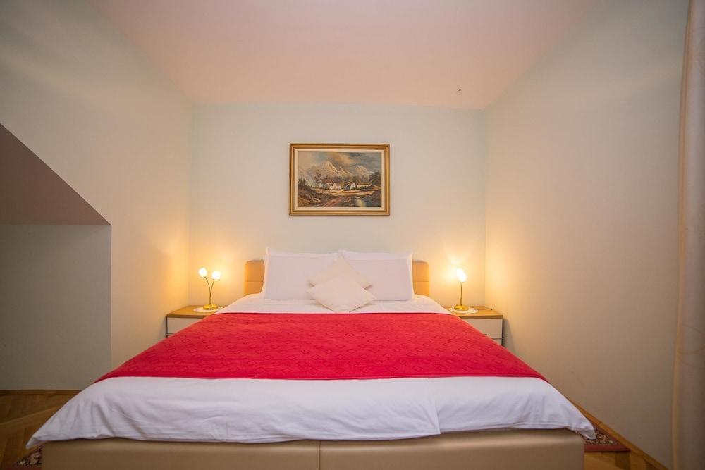 Apartments The Palms