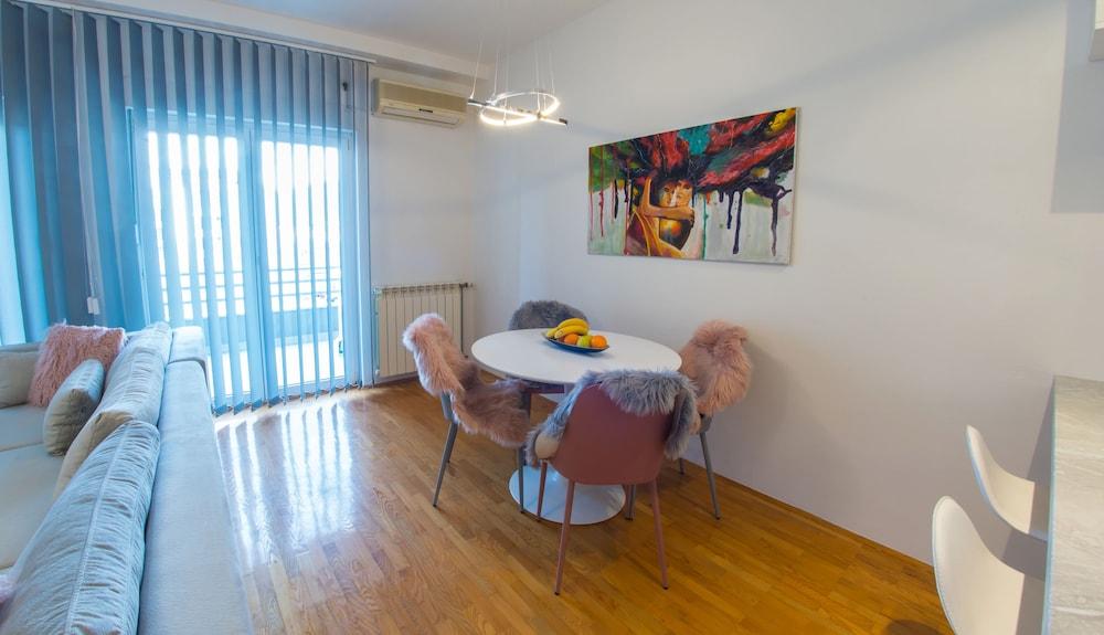 Luxury Apartment Infinity