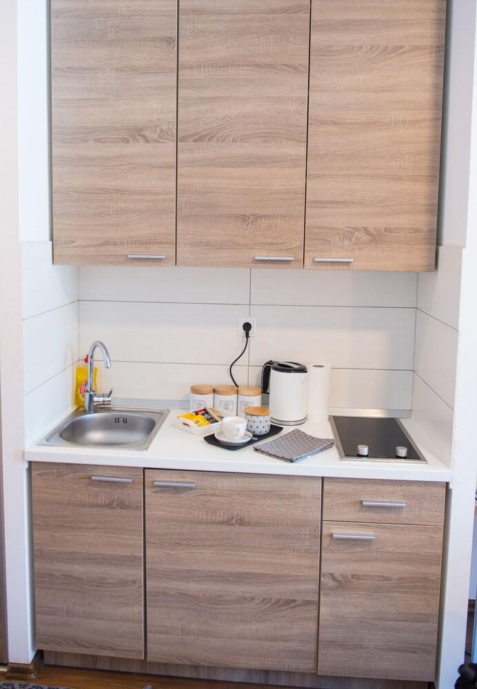 Studio Apartment Woody Moody