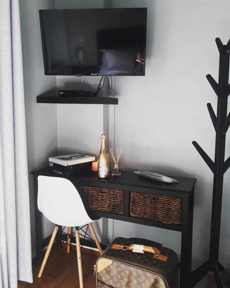 Zora Guesthouse and Spa