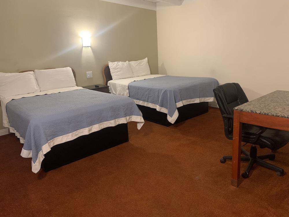 Ventura Beach House Motel