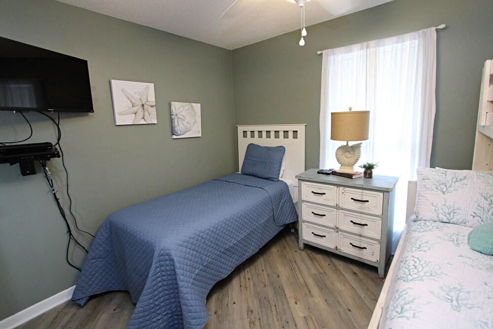 Regatta 203A - 2 Br Condo