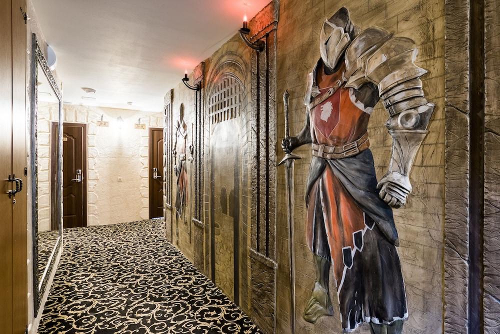 Winterfell on Tretyakovskaya