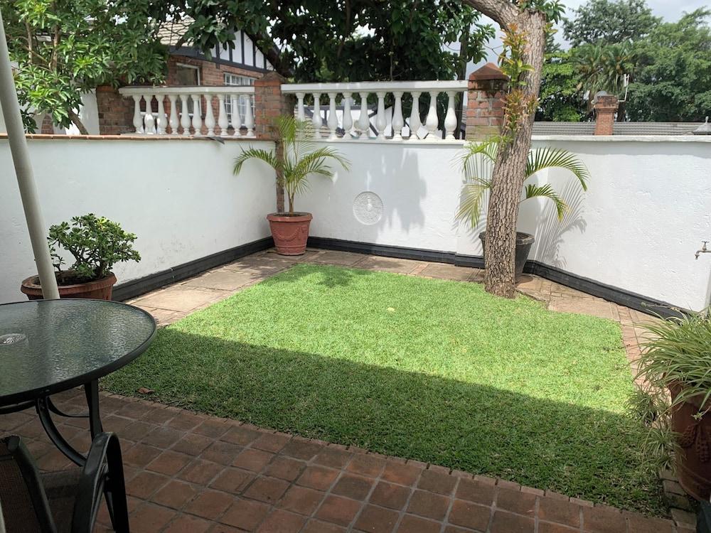 The Leslie - Bed & Breakfast