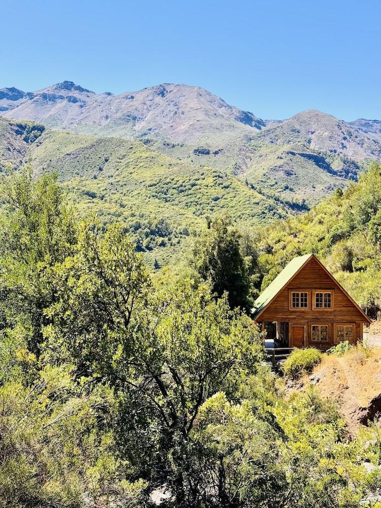 Cabañas entre montañas con tinajas calientes