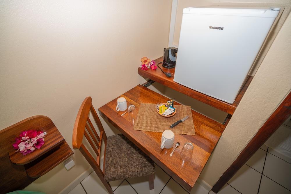 Bora Bora Holiday's Lodge and Villa