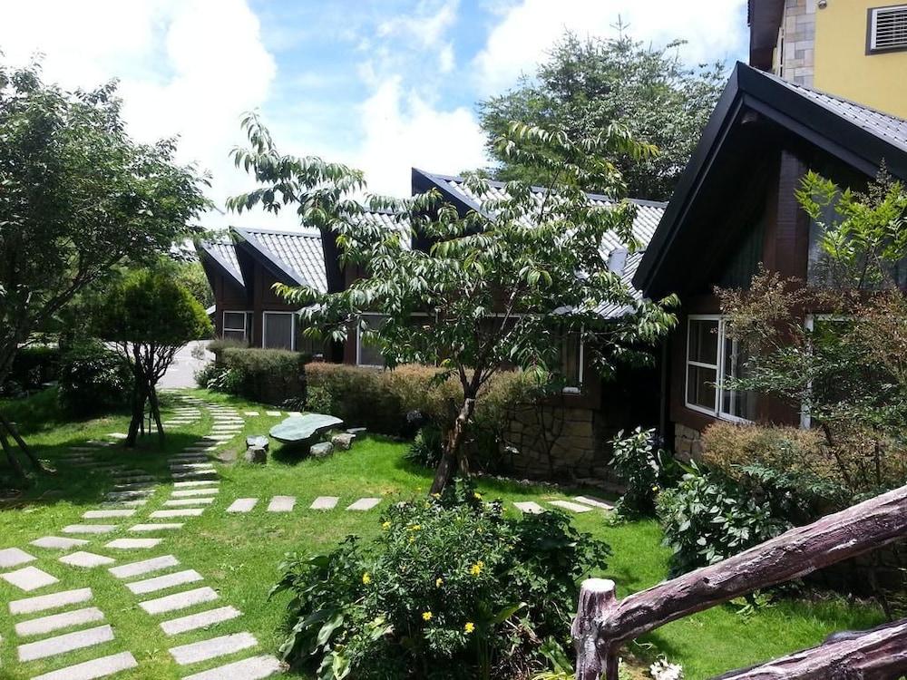 Liching Garden Villa