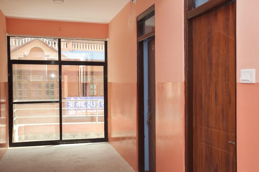 OYO 419 Hotel Crossroads