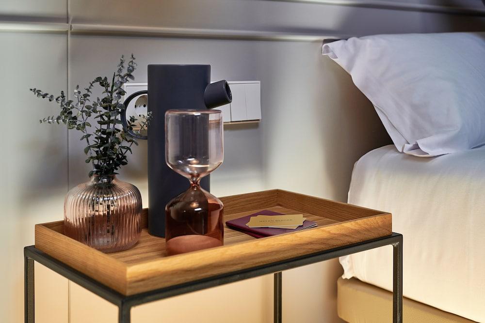 Room Mate Collection Helen Berger