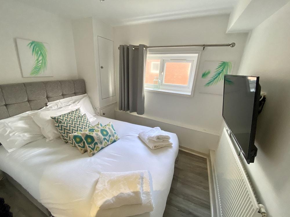 Kennedy House - Beachfront