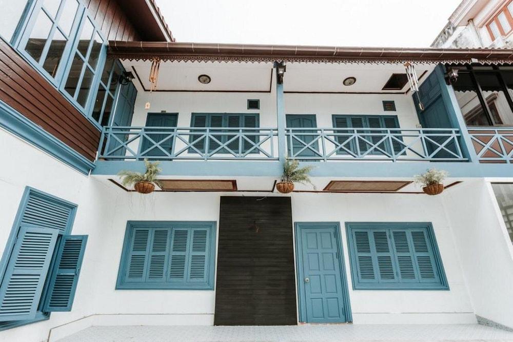 Khung Riverside Hotel