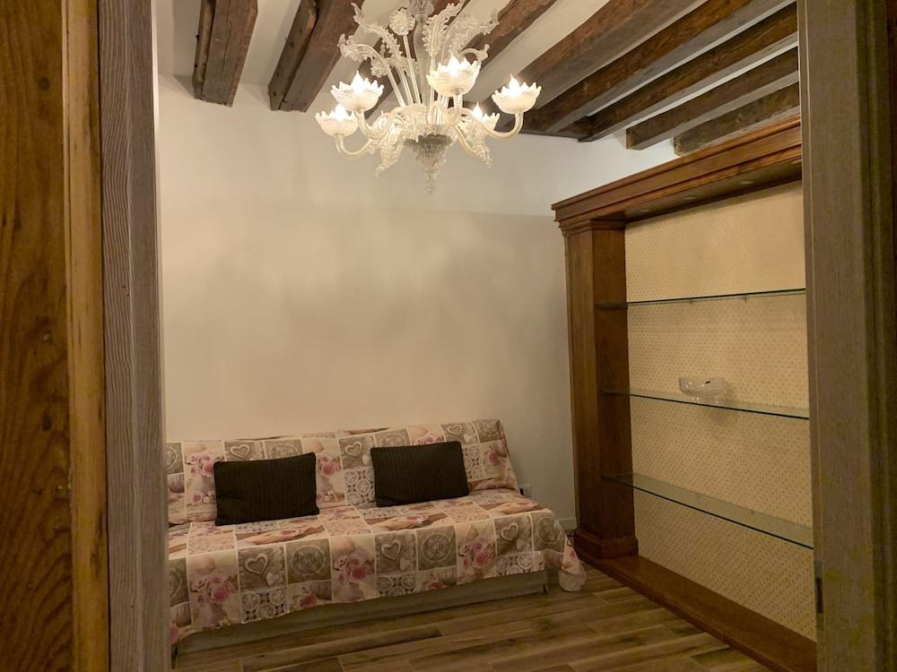 Grimaldi Apartments - Casa di Emma