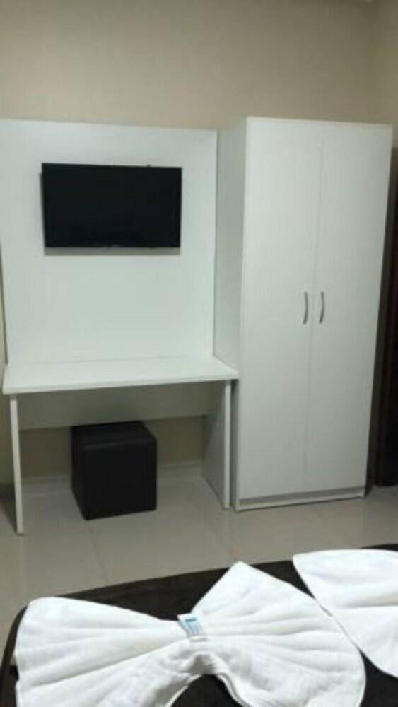 Pousada e Posto Ecologico