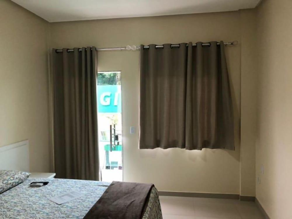 Pousada e Posto Ecologico