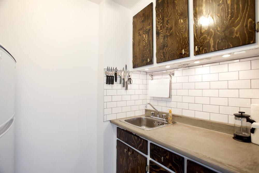 The Hutchinson Apartments