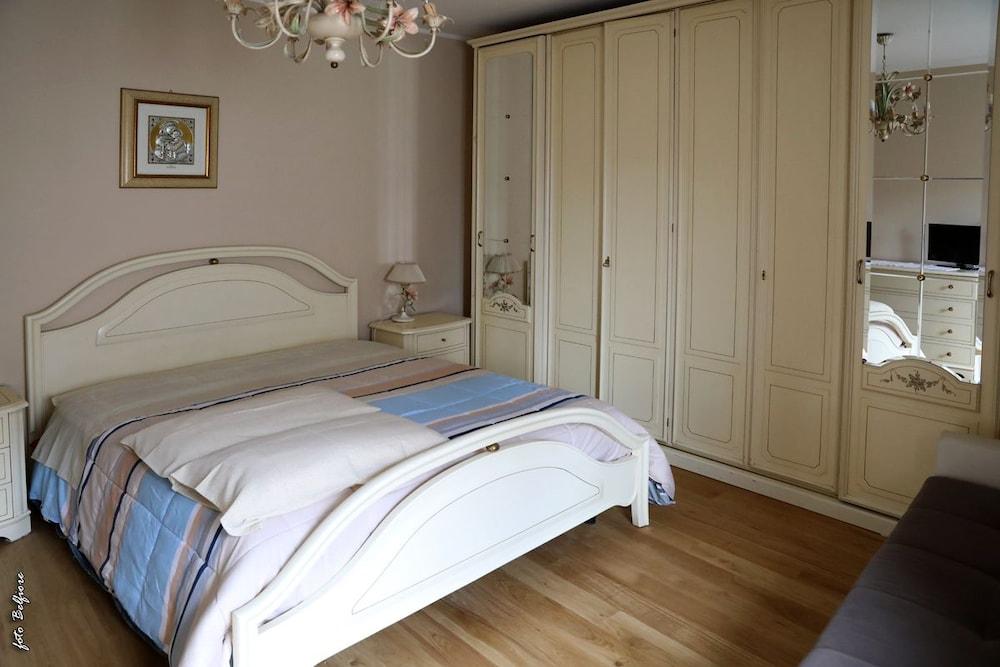 San Nicolò Holiday Home