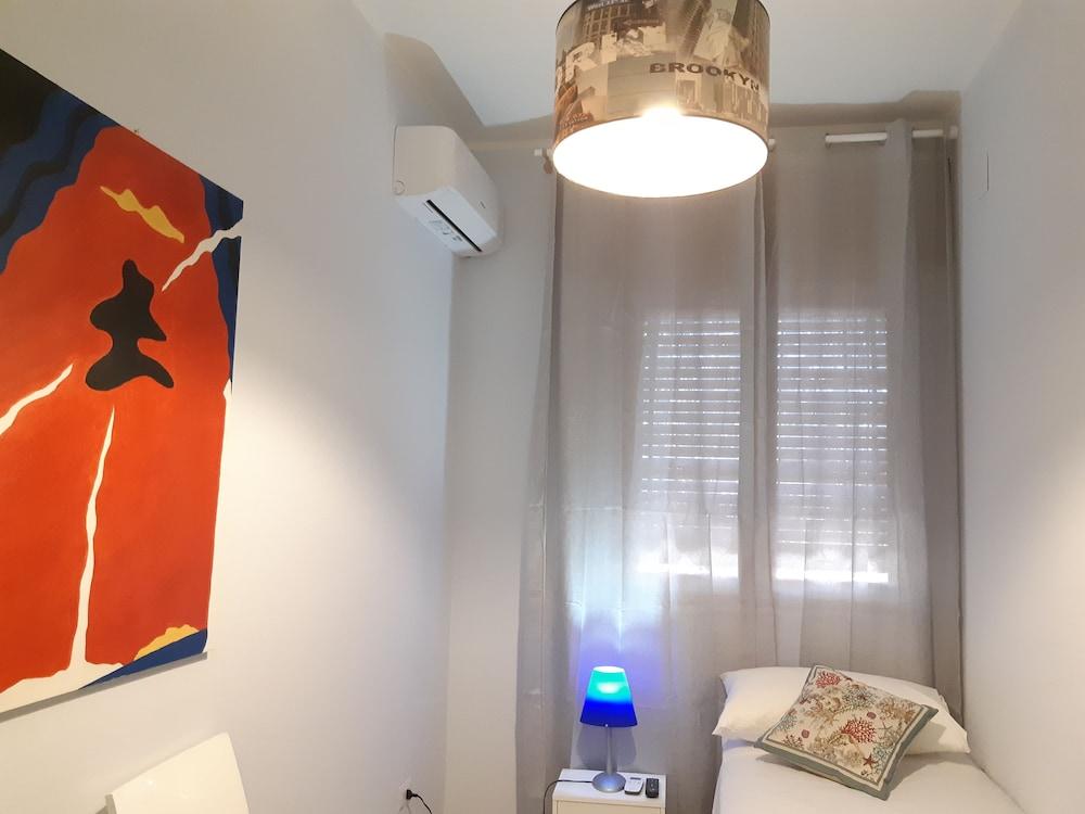 Cesare's Guests Acitrezza