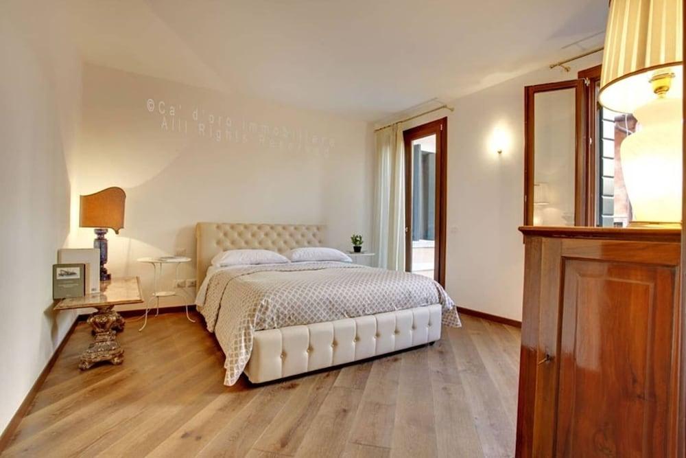 Grimaldi Apartments - Scala Reale