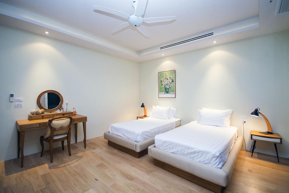 Luxury Hillside Residence at Bangtao