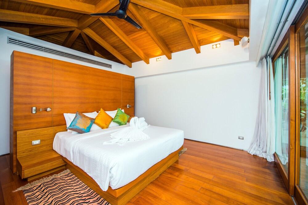 Charming Beachfront Villa on Bangtao