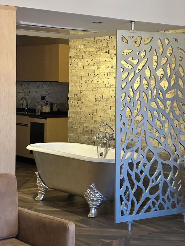 Enki Royal Cesme Hotel