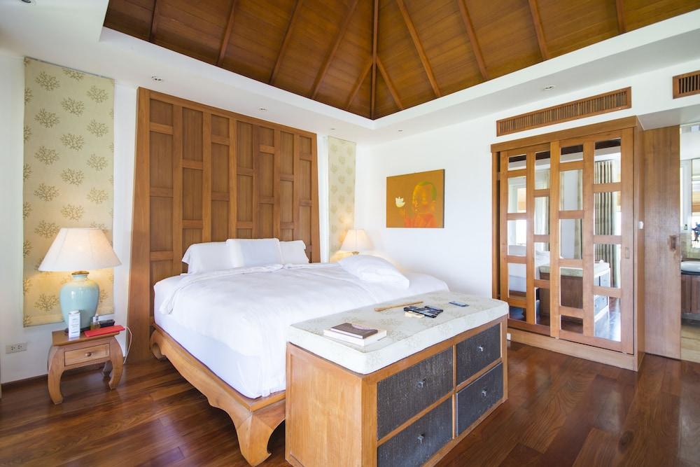 4-BR Seaview Villa with Large Pool at Surin Beach