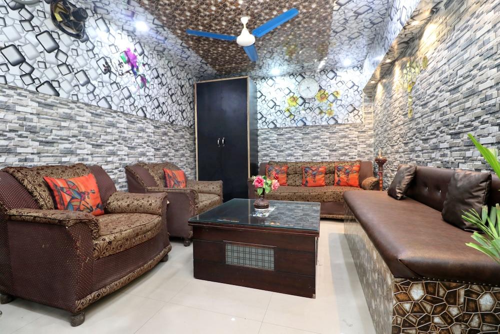 SPOT ON 29647 Hotel Heaven