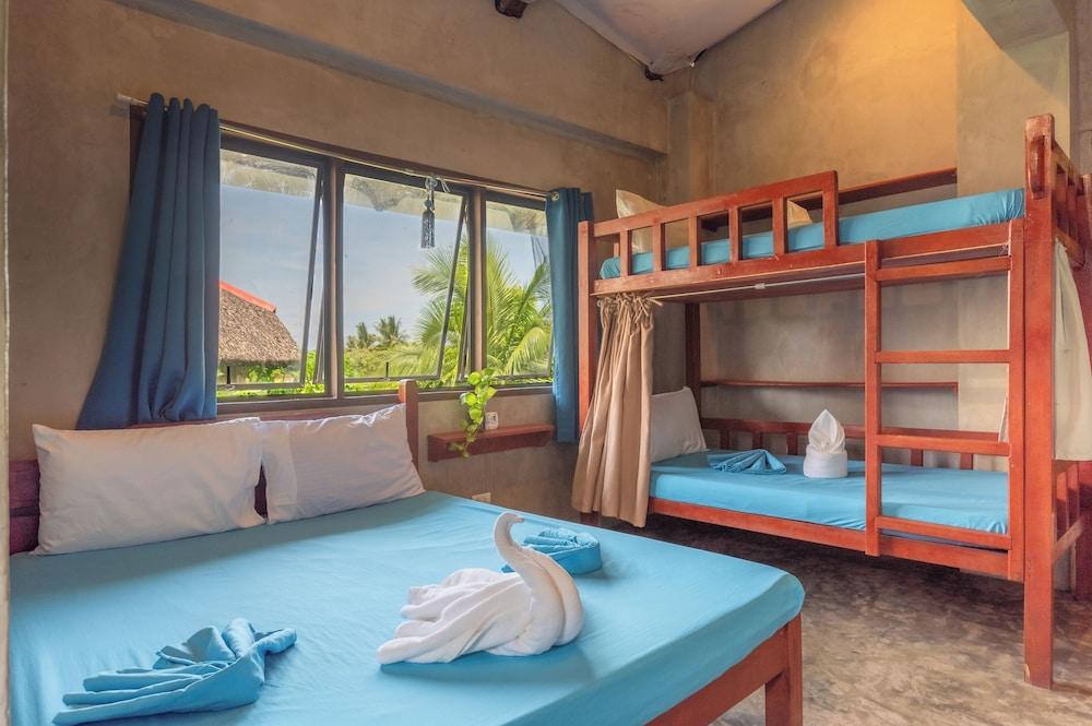 Sinag Hostel - Adults Only