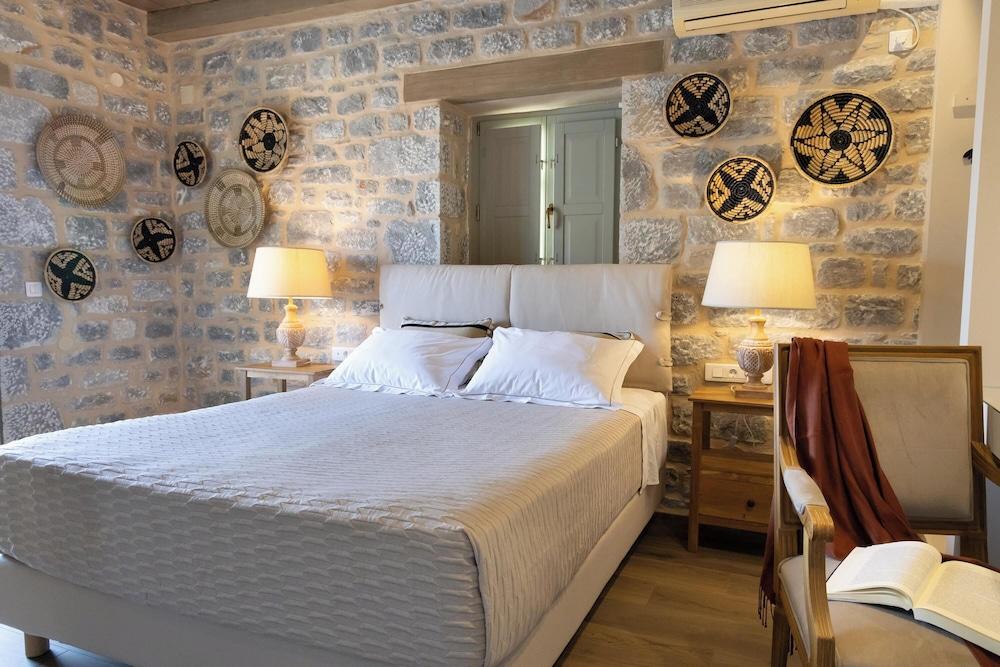 Akrolithi Guesthouse