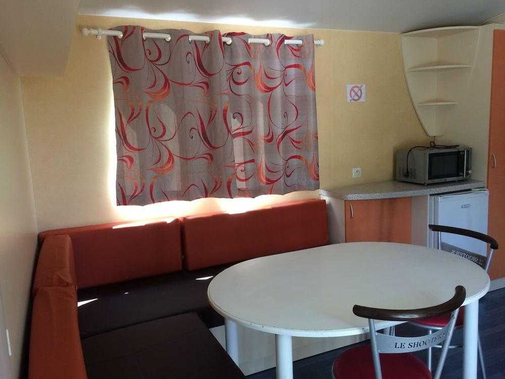 Camping Les Poutiroux - Mobilhome