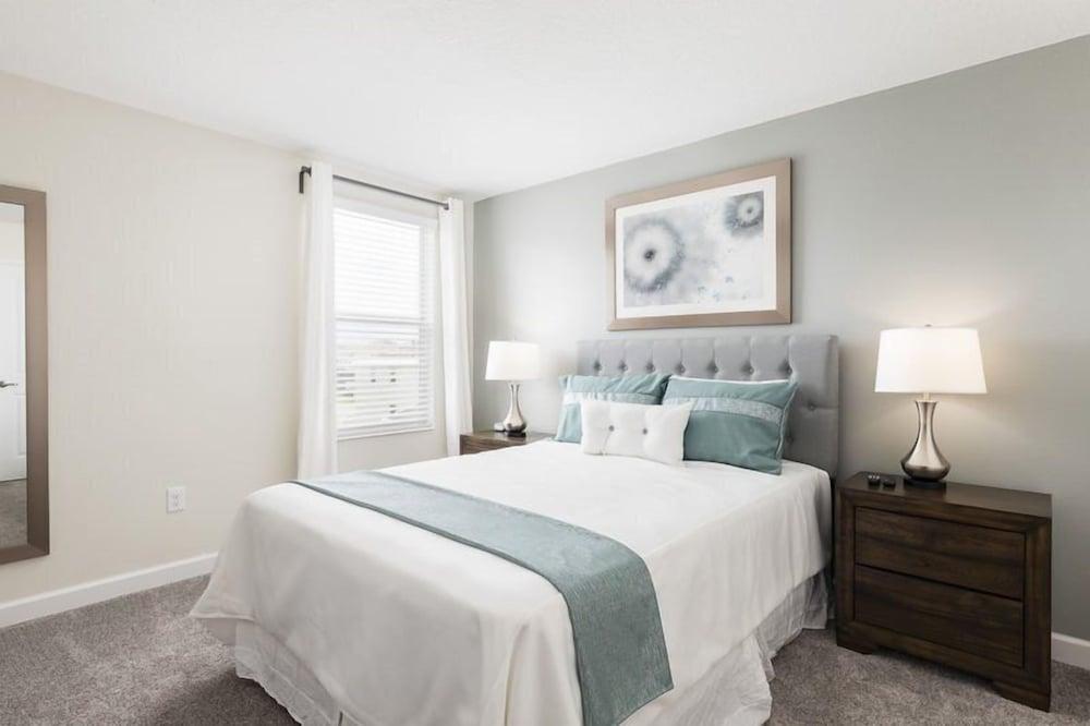 ChampionsGate 8BR Pool Home wTheater