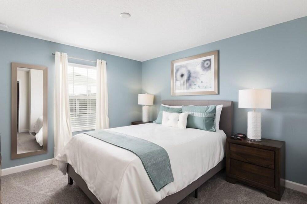 ChampionsGate 4BR Townhome