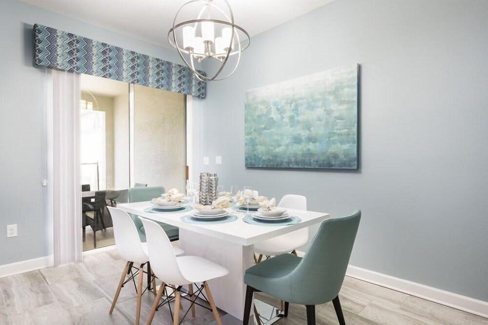 ChampionsGate 4BR 3BA Townhome