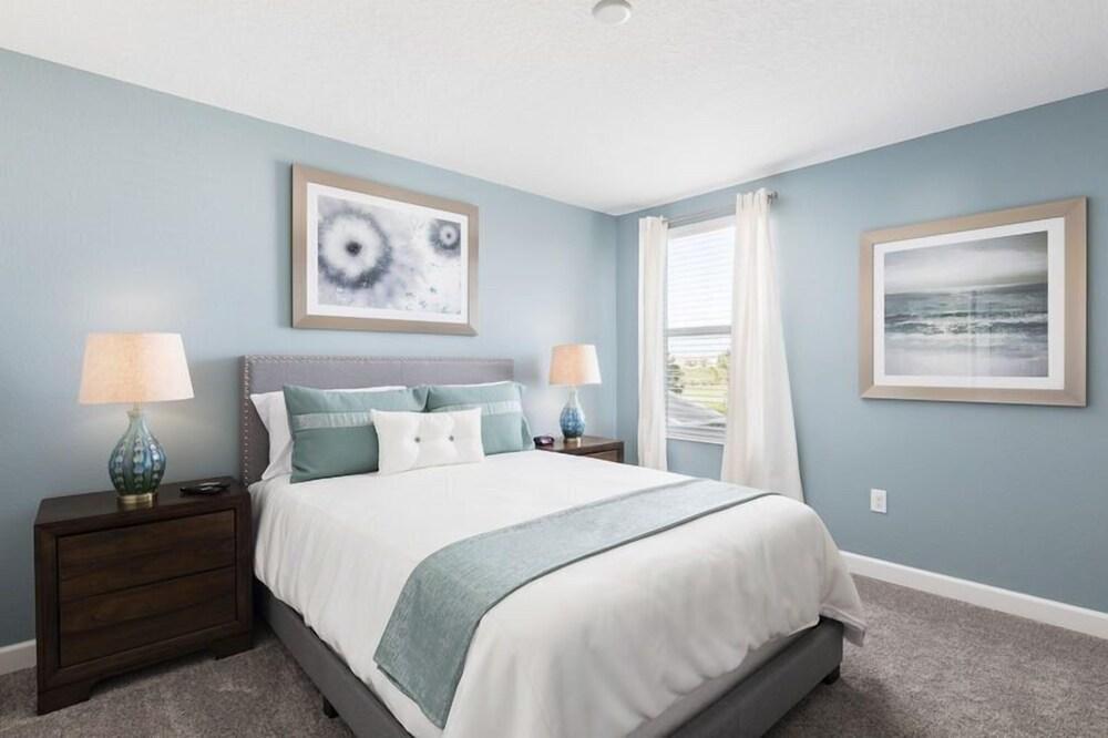 9BR ChampionsGate Pool Home