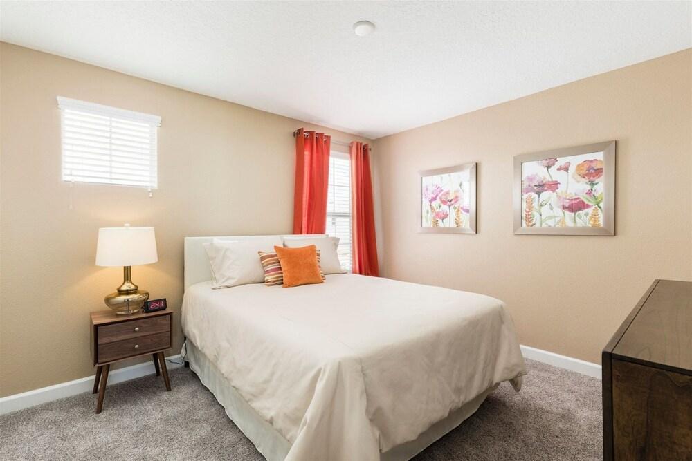 5BR 5BA ChampionsGate Pool Home