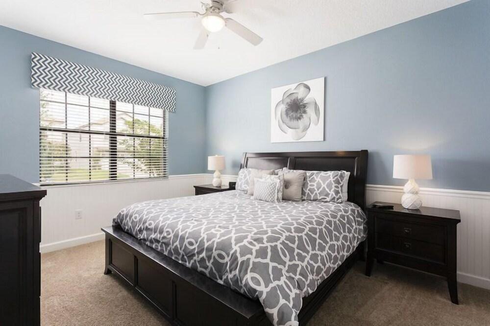 6BR 6BA Pool Home In ChampionsGate