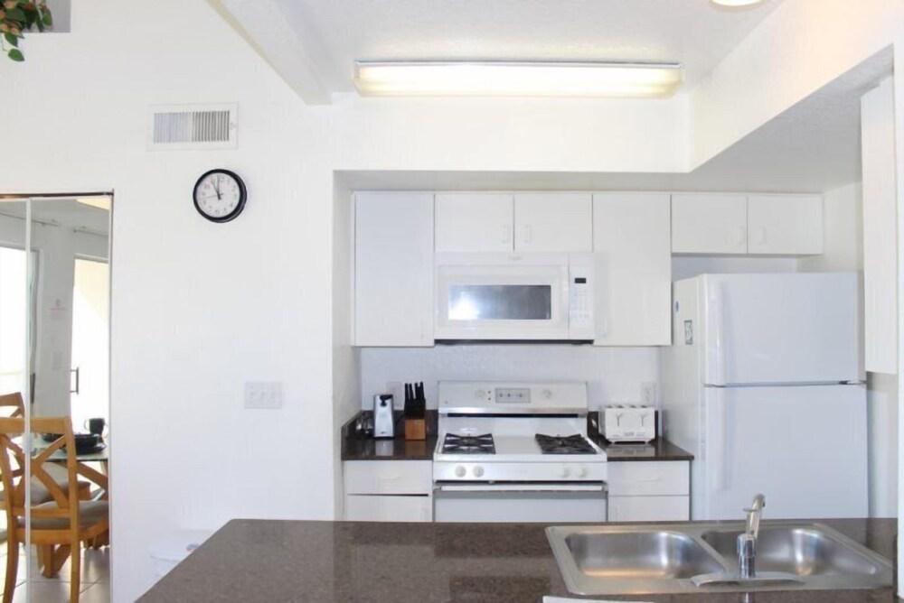 2BR 2BA Townhome at Mango Key