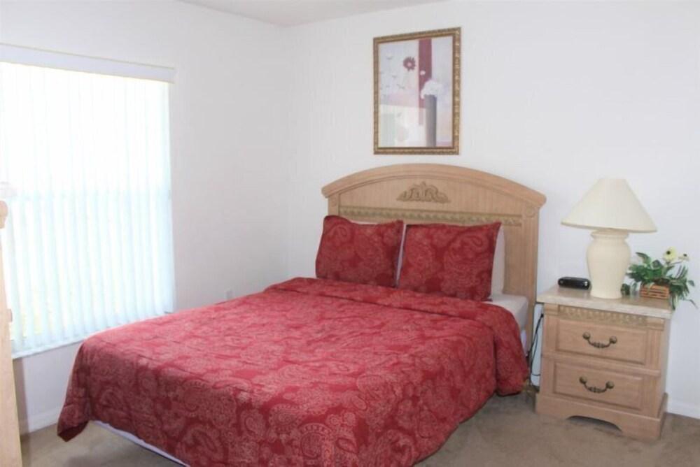 5BR 3BA Pool Home in Tuscan Ridge