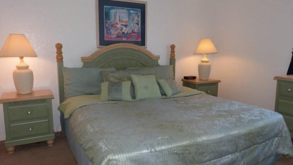 3BR 2BA Townhome Close to Disney