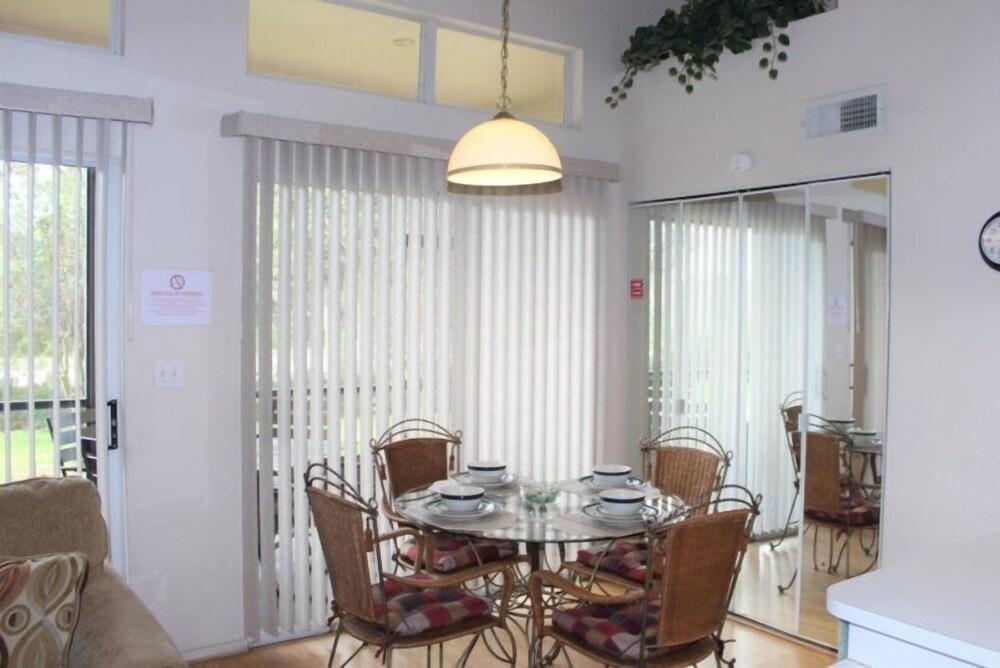 2BR 2BA Townhome at Mango Key