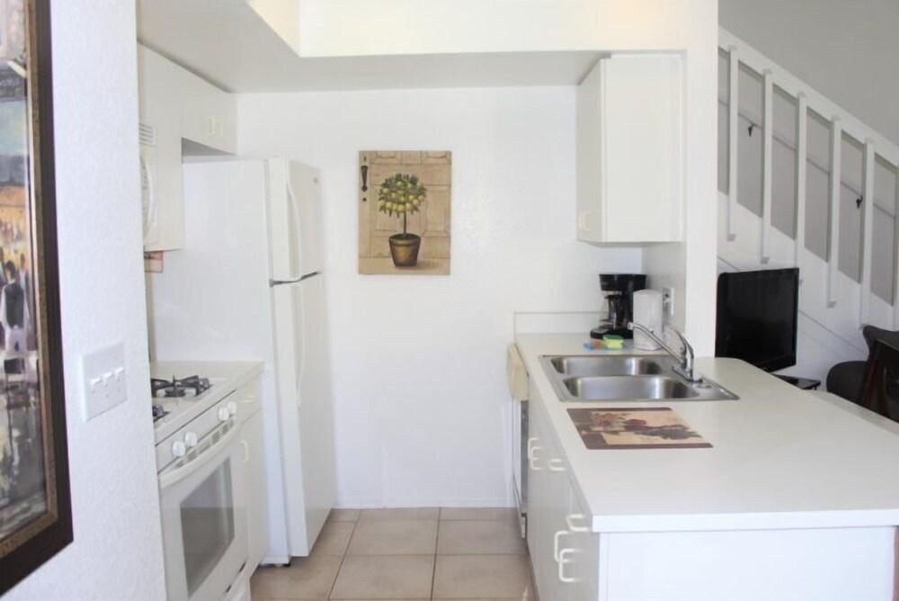 2BR 2BA Mango Key Townhome