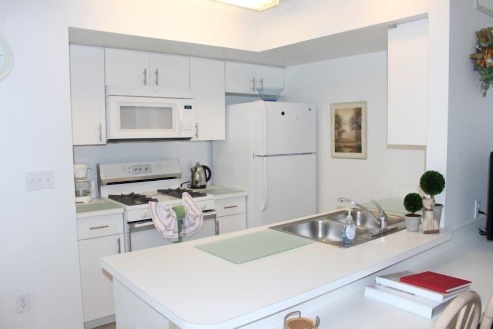 Mango Key 2BR 2BA Townhome