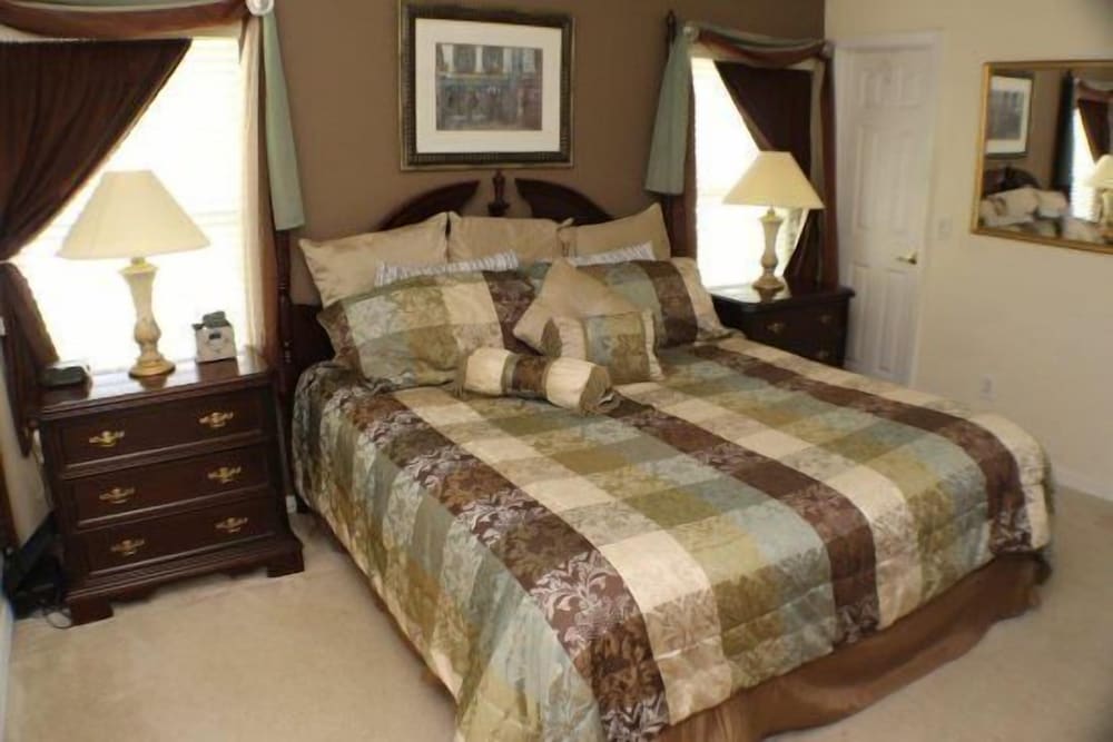 4BR 3BA Pool Home In Indian Creek