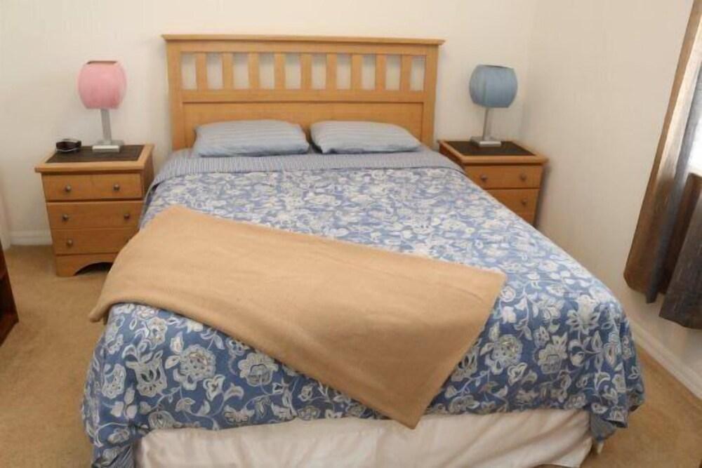 4BR 3BAroom Pool Villa in Legacy Park