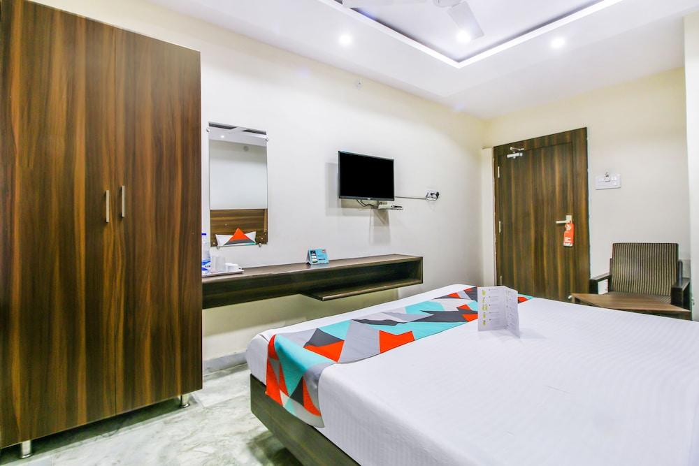 FabHotel Srujana Inn